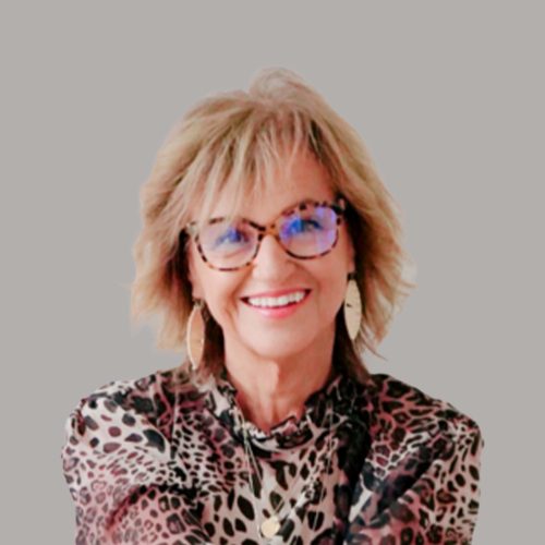 Tina Konkin_BeigeBG